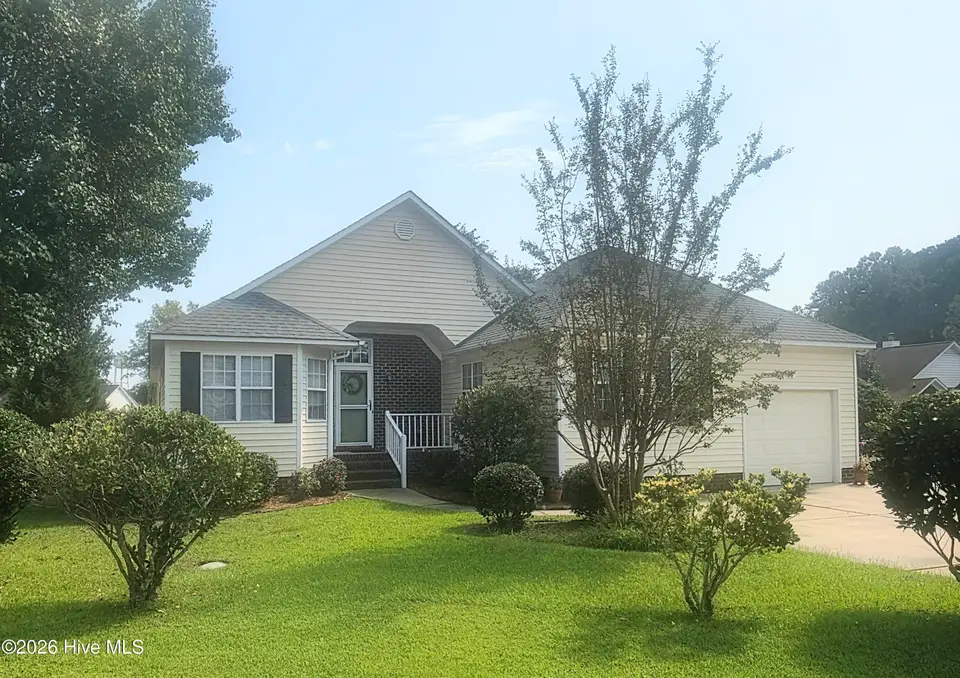 111 Canebrake Drive, New Bern, NC 28562 – photo 1 of 44: 20260918_144546~2
