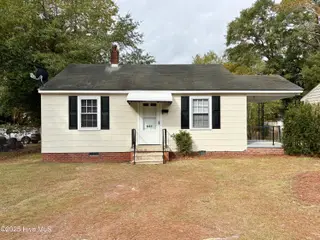 901 S Andrews Avenue, Goldsboro, NC 27530 — 2-bedroom home in Woodford, Goldsboro, NC, photo 2 of 11: IMG_9080
