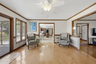 215 Bayshore Drive, Elizabeth City, NC 27909 — 3-bedroom home in Brickhouse Point, Elizabeth City, NC, photo 13 of 68: Living Room