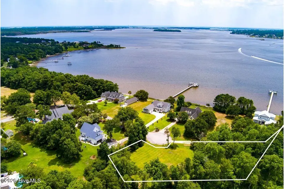 150 Azalea Court, Swansboro, NC 28584 – photo 1 of 14: 150 Azalea Ct.