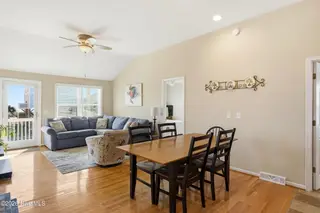 2004 W Beach Drive, Oak Island, NC 28465 – photo 14: 2004_W_Beach_Dr_Oak_Island_NC (35)