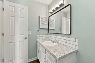 122 W Victoria Court C, Greenville, NC 27834 — 2-bedroom condo in Willoughby Park, Greenville, NC, photo 10 of 13: 20-web-or-mls-BLS_0116