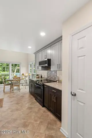924 Mandarin Trail, Jacksonville, NC 28540 — 3-bedroom home, Jacksonville, NC, photo 10 of 57