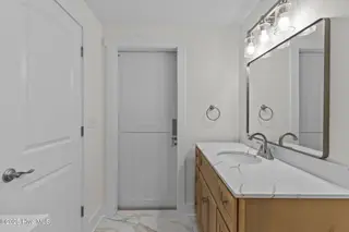 822 N Lord Street, Southport, NC 28461 – photo 10: 25-web-or-mls-BTS09709