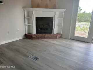 383 Woodside Drive, Hampstead, NC 28443 — 3-bedroom manufactured home in Creekside Estates, Hampstead, NC, photo 5 of 18: IMG_1790