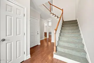 1904 Cambria Drive B, Greenville, NC 27834 – photo 14: Foyer
