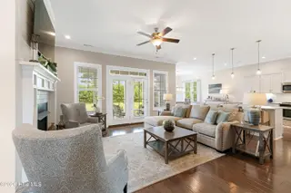 428 Lanyard Drive, Newport, NC 28570 – photo 4: Living room