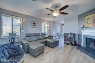 4153 Spirea Drive Unit 3, Wilmington, NC 28403 – photo 6: 6- Living area