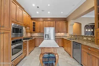 1301 S Moorings Drive, Wilmington, NC 28405 — 4-bedroom home in Landfall, Wilmington, NC, photo 20 of 68: 30_kitchen