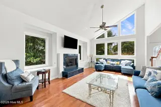 109 Oakleaf Drive, Pine Knoll Shores, NC 28512 – photo 14: Living