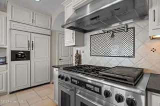 2944 Mill Creek Road, Newport, NC 28570 – photo 20: Gas Cooktop