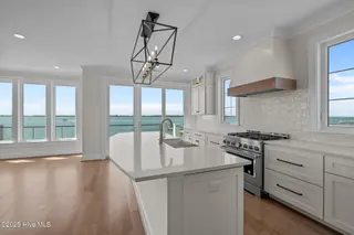 4737 S S Shore Dr Drive, Morehead City, NC 28557 – photo 11: 41-web-or-mls-1S3A9337