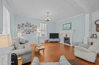 1223 National Avenue, New Bern, NC 28560 – photo 6: High Ceilings