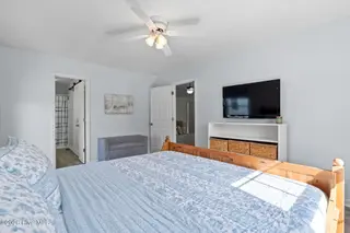 117 NE 52nd Street, Oak Island, NC 28465 – photo 18: 16-web-or-mls-cammediallc.com (44 of 54)