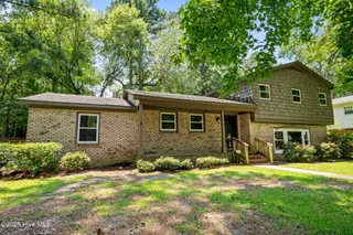 208 Greenwood Drive, Greenville, NC 27834 – photo 3: 2-web-or-mls-LHV_8614
