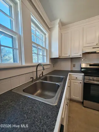 406-408 E 2nd Street, Washington, NC 27889 — 4-bedroom home in Historic District, Washington, NC, photo 18 of 38: IMG_20260926_100911207_HDR
