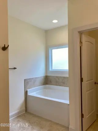 1870 Olde Towne Pointe Boulevard, Jacksonville, NC 28546 – photo 18: IMG_8541