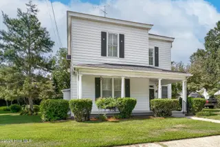 405 E Center Street, Nashville, NC 27856 – photo 3: 002-405EastCenterStreet-Nashville-NC-278