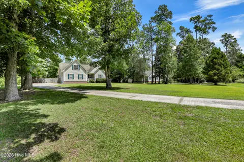 356 Knollwood Dr, Hampstead