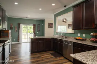 307 Stella Bridgeway Drive, Stella, NC 28582 – photo 13: Kitchen