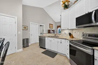 1109 Grandiflora Drive, Leland, NC 28451 – photo 13: Kitchen