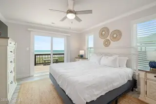 405 Ocean Drive, Emerald Isle, NC 28594 – photo 11: 13-web-or-mls-cchadwick-visuals-405-ocea