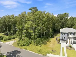 625 Vale Drive, Wilmington, NC 28411 – photo 13: 6-web-or-mls-DJI_20260909115648_0578_D