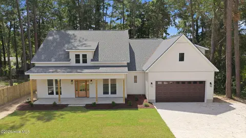 6818 River Road, Washington