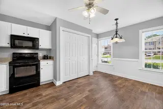 4132 Brook Creek Lane B, Greenville, NC 27858 – photo 10: DSC_2233