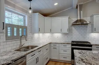 5107 White Oak Drive, Trent Woods, NC 28562 – photo 7: updated Kitchen
