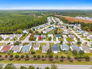927 Wyndfall Drive SW, Sunset Beach, NC 28468 — 3-bedroom home in Wyndfall, Sunset Beach, NC, photo 15 of 49: 10-web-or-mls-CAMMediaLLC.com 927-7
