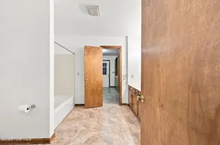 1113 Riverside Avenue, Elizabeth City, NC 27909 – photo 19: Hall Bath