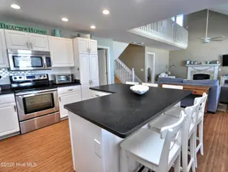 286 E Second Street, Ocean Isle Beach, NC 28469 – photo 13: Kitchen