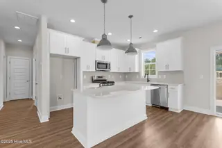 1009 Brighton Drive, New Bern, NC 28562 – photo 13: 22-web-or-mls-DSC_2900
