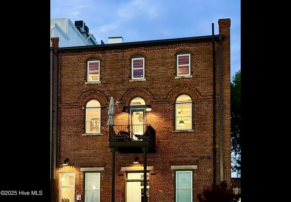 183 W Main Street 205, Washington, NC 27889 – photo 1 of 54: IMG_5164