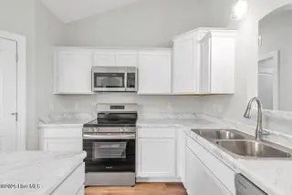 4066 Hunters Trail, Jacksonville, NC 28546 – photo 11: Similar-Kitchen 3