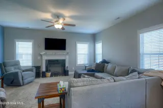 326 Lonesome Dove Court, Maysville, NC 28555 — 4-bedroom home in Village Creek, Maysville, NC, photo 13 of 40: 326 Lonesome Dove - Interior_9