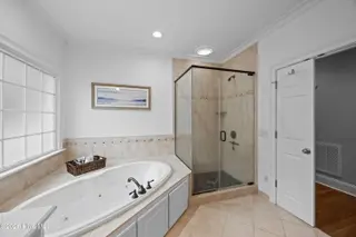 900 Chesapeake Place, Greenville, NC 27858 – photo 14: Primary Bath