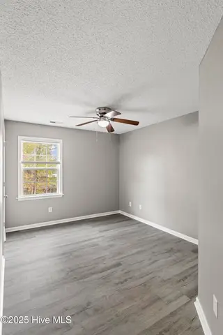 111 Summercreek Drive, Jacksonville, NC 28546 — 4-bedroom home in Bay Meadows, Jacksonville, NC, photo 24 of 32
