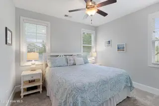 135 Sea Grove Lane, Beaufort, NC 28516 – photo 11: Primary suite