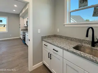 307 Spinnaker Street, Elizabeth City, NC 27909 – photo 11: Butler's Pantry