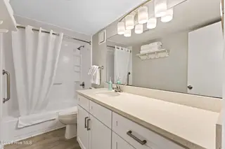 104 S Lumina Avenue S 203, Wrightsville Beach, NC 28480 — 1-bedroom condo in Summer Sands Condominiums, Wrightsville Beach, NC, photo 11 of 27: 19_img_7233
