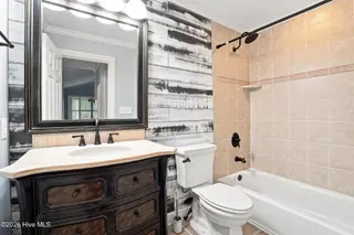 210 Hawthorne Lane W 5b, Wilson, NC 27893 – photo 23: 38-web-or-mls-DSC00858