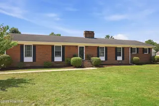 6762 River Road, Washington, NC 27889 — 3-bedroom home in Country Club Hills, Washington, NC, photo 2 of 55: 2-web-or-mls-IMG_0003 (1)