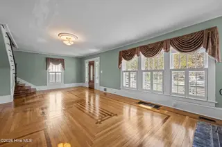 411 George Street, New Bern, NC 28560 – photo 7: Tons of Natural Light