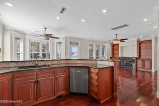 8222 Lakeview Drive, Wilmington, NC 28412 – photo 12: Kitchen-4