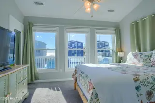 20 Porpoise Place, North Topsail Beach, NC 28460 – photo 16: 20 Porpoise Place - Interiors_5