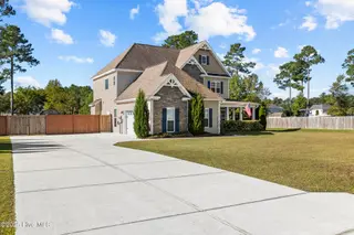 715 Southernwood Place, Hubert, NC 28539 — 4-bedroom home in Peyton's Ridge, Hubert, NC, photo 4 of 68