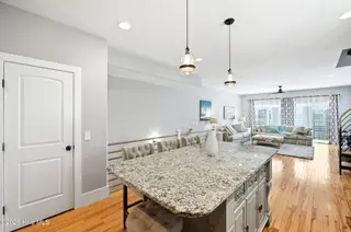 302 Alabama Avenue Unit 2, Carolina Beach, NC 28428 – photo 11: 13_302_alabama_ave_unit_2_013