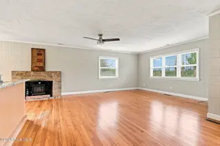 395 Nelson Neck Road, Sea Level, NC 28577 – photo 8: 16-web-or-mls-Living Room